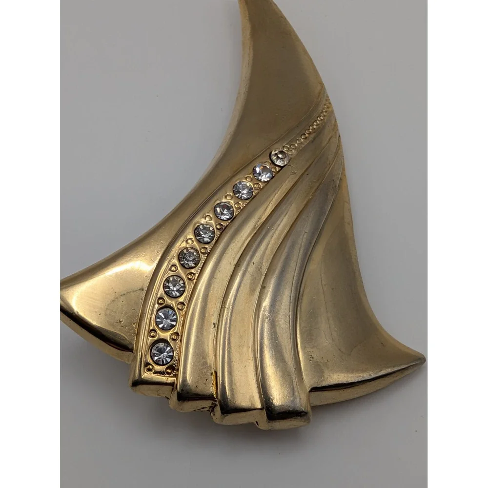 Vintage Gold Tone Rhinestone Sailboat Brooch Pin Abstract Modernist‎ Nautical
